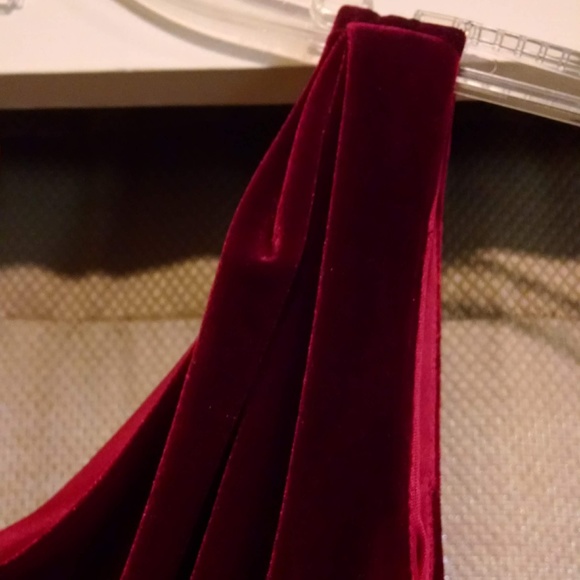 NWT Rimini by Shaw one shoulder garnet gown - Picture 3 of 7